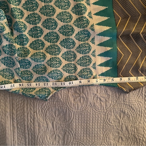 CHAI RANI SILK TOP - Picture 5 of 5